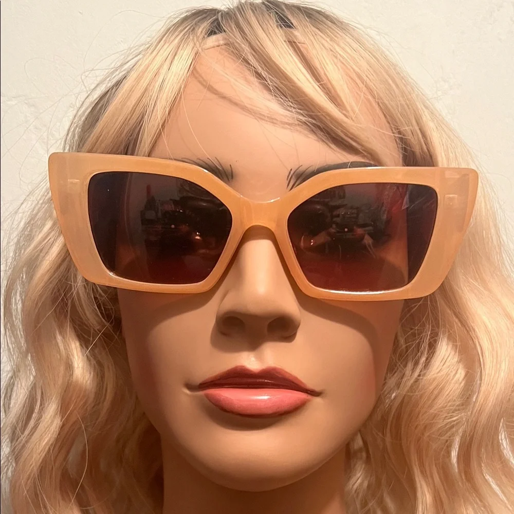 Island Sunglass Club Chic Tan Sunglasses for Women - Picture 1 of 6
